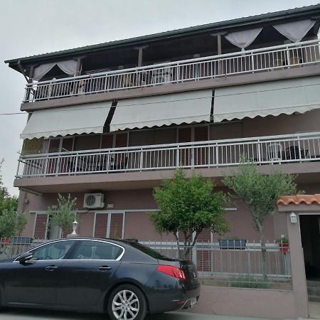 Aparthotel Ο Ακλόνητος Néa Meságkala Esterno foto
