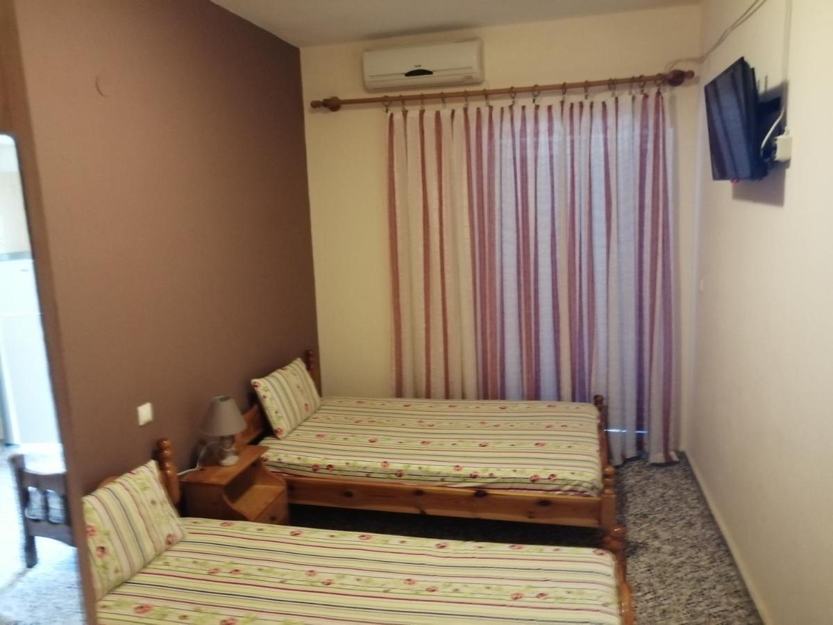 Aparthotel Ο Ακλόνητος Néa Meságkala Esterno foto