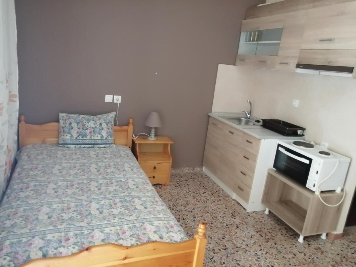 Aparthotel Ο Ακλόνητος Néa Meságkala Esterno foto