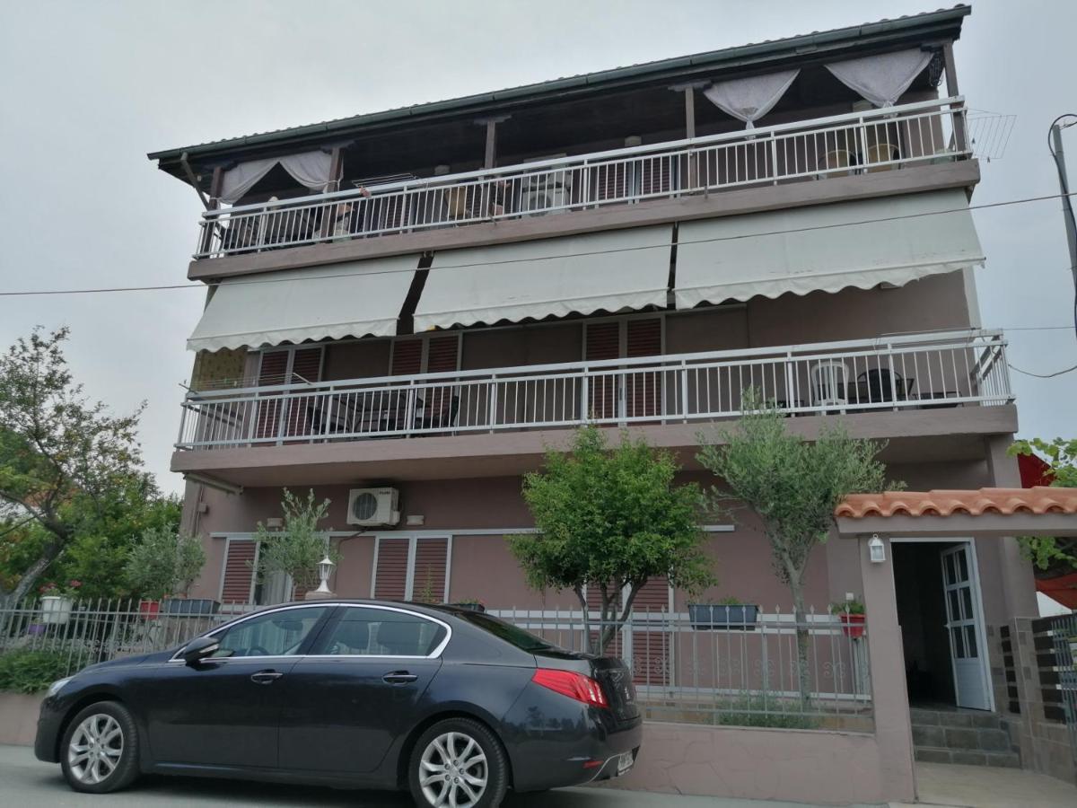 Aparthotel Ο Ακλόνητος Néa Meságkala Esterno foto