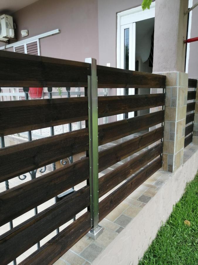 Aparthotel Ο Ακλόνητος Néa Meságkala Esterno foto