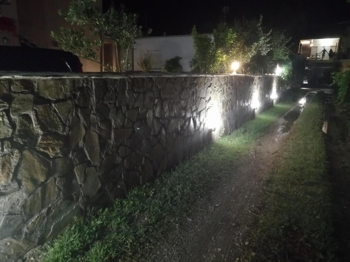 Aparthotel Ο Ακλόνητος Néa Meságkala Esterno foto